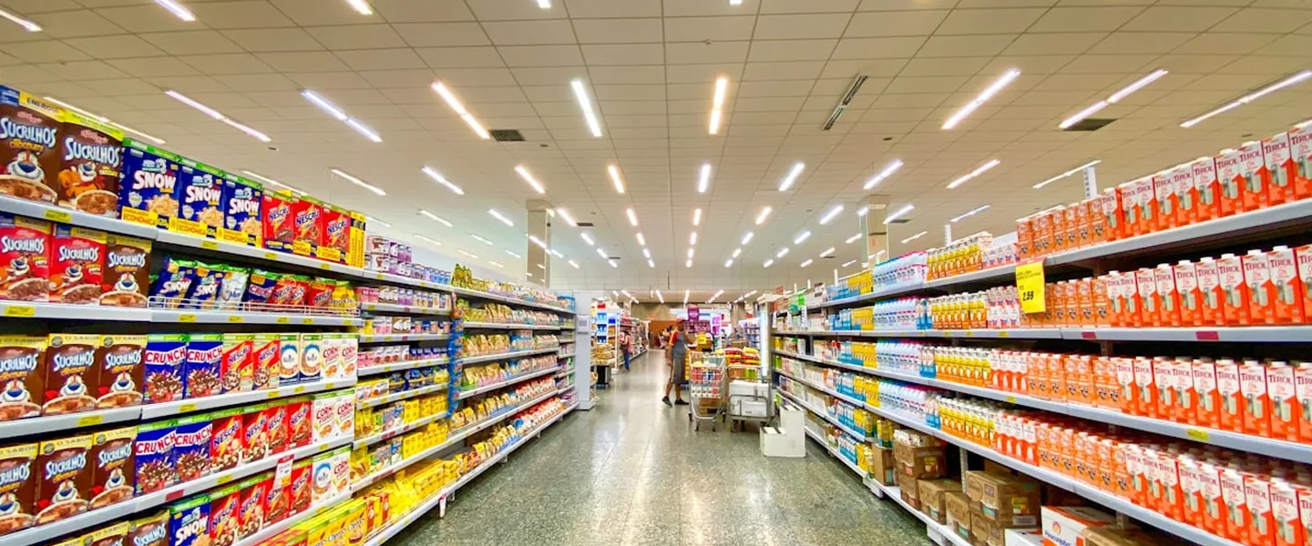 A regra dos dois supermercados: poupa 20% sem sacrifício